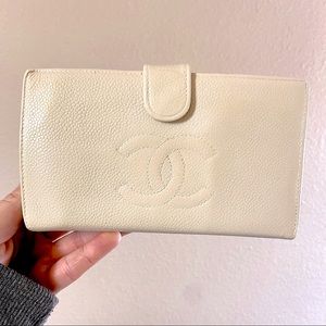 🔒SOLD Chanel Vintage Caviar Leather Bifold Wallet